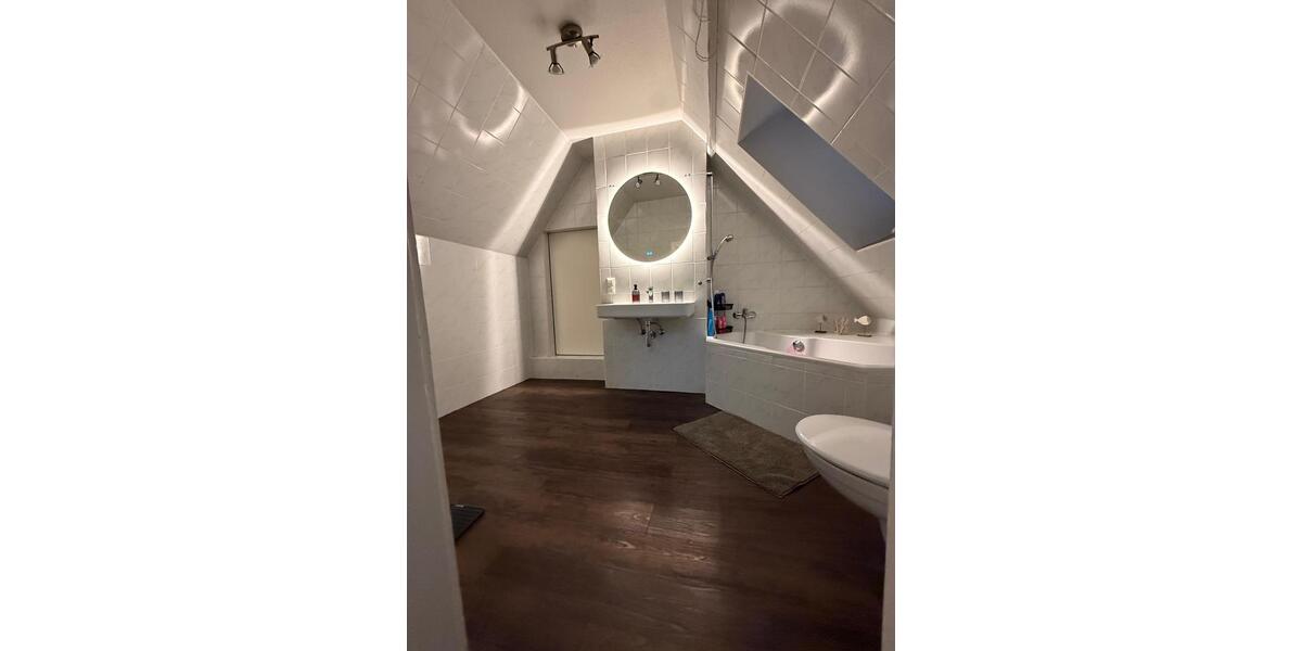 Einfamilienhaus Warendorf - 8 Zimmer, 2 m&sup2;, 2.200&euro; | Angebot:24858437