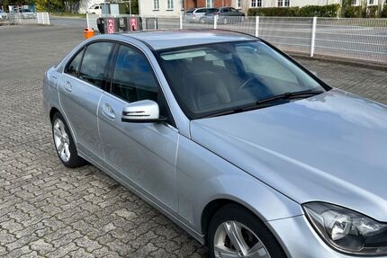 Mercedes-Benz C 200 105.000 km 12.800 € Trappenkamp 24610