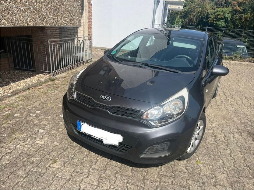 Kia Rio 161.096 km 3.900 € Köln 50735