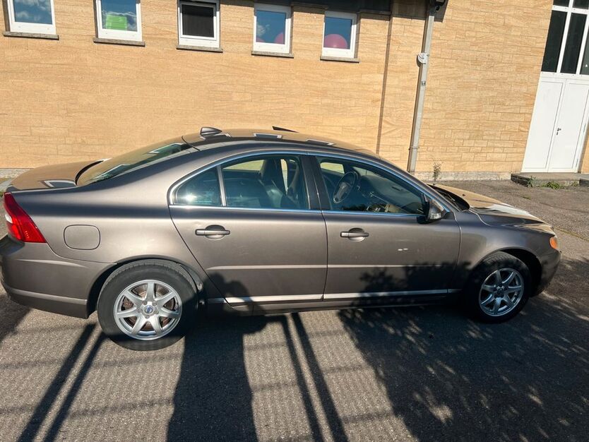 Volvo S80 282.500 km 3.700 € Singen (Hohentwiel) 78224