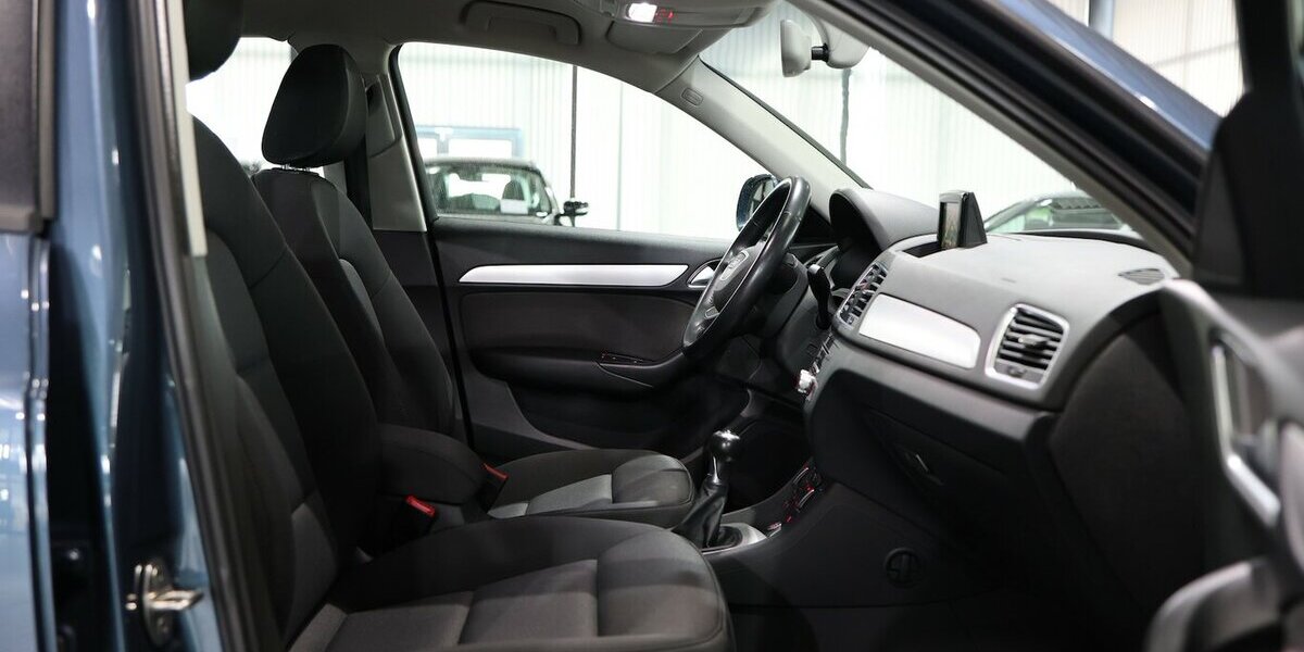 Audi Q3 1.4 TFSI SPORT / BI-XENON / NAVI-MMI / AMBIEN 65.000 km 16.993 &euro; Hamm 59077