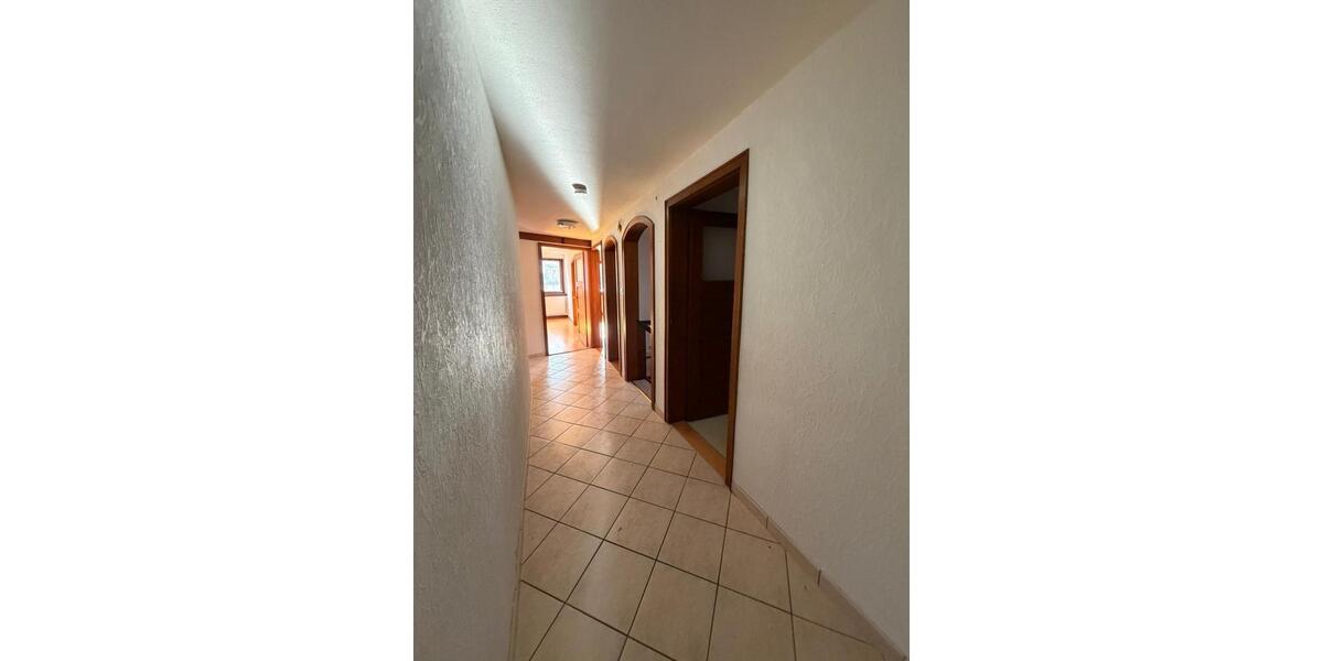 Etagenwohnung Gernsbach - 5 Zimmer, 145 m&sup2;, 1.740&euro; | Angebot:26235948