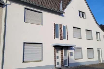 Haus Geseke - 5 Zimmer, 150 m&sup2;, 1.000&euro; | Angebot:26111210