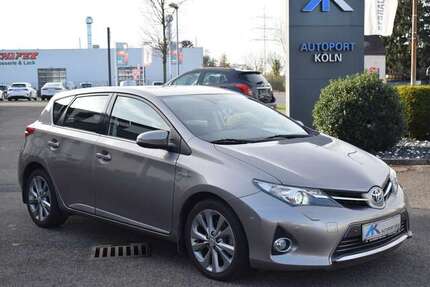 Toyota Auris 117.500 km 11.850 &euro; Köln 51147
