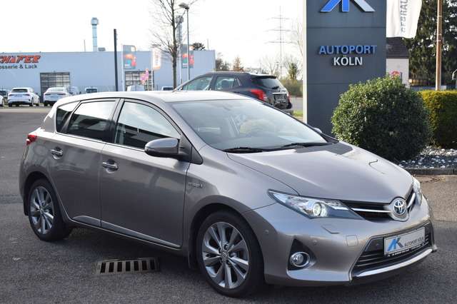 Toyota Auris 117.500 km 11.850 &euro; Köln 51147
