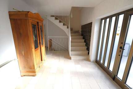 Haus zum Mieten in Griesheim 1.750 € 143 m²