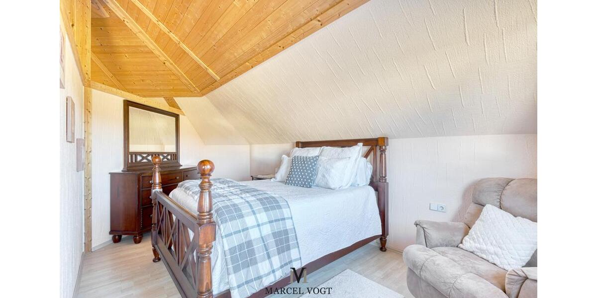 Großes Familienhaus mit Premium-Ausstattung und Vermietungsoption 8.5 zimmer