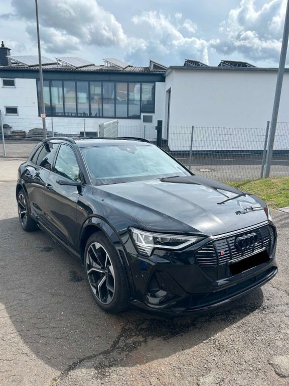 Audi e-tron 46.104 km 42.500 € Herforst 54662