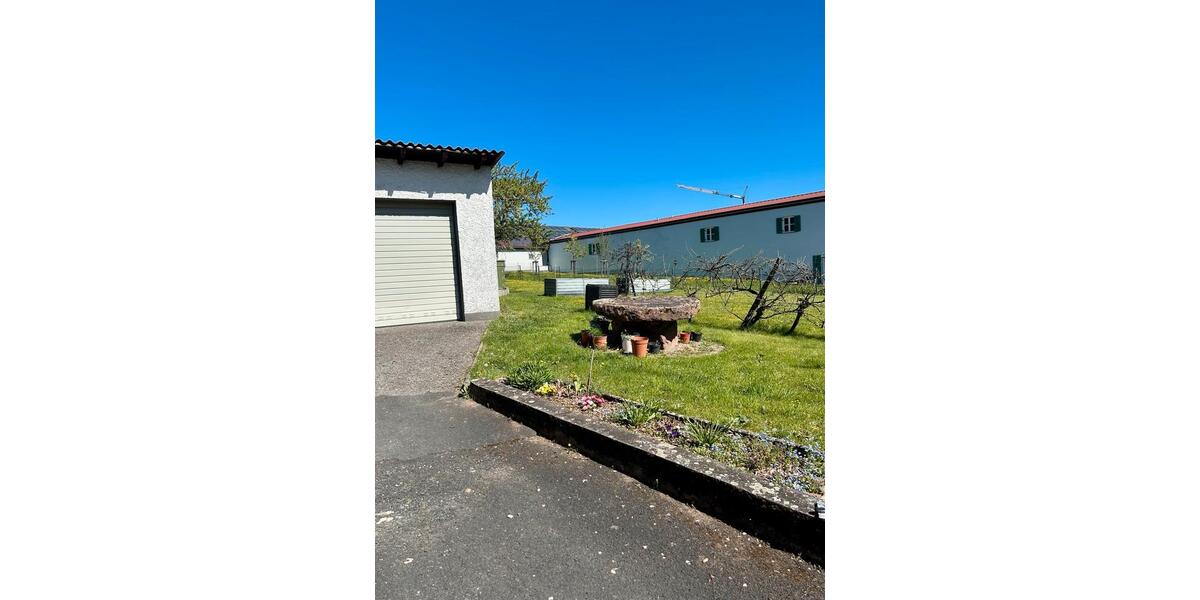 Einfamilienhaus Elfershausen - 5 Zimmer, 145 m&sup2;, 1.200&euro; | Angebot:26222974