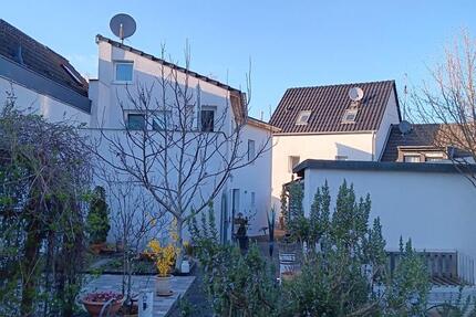 Kleines Haus in Rath Heumar 80qm 2 Ebenen ab 01.06.25