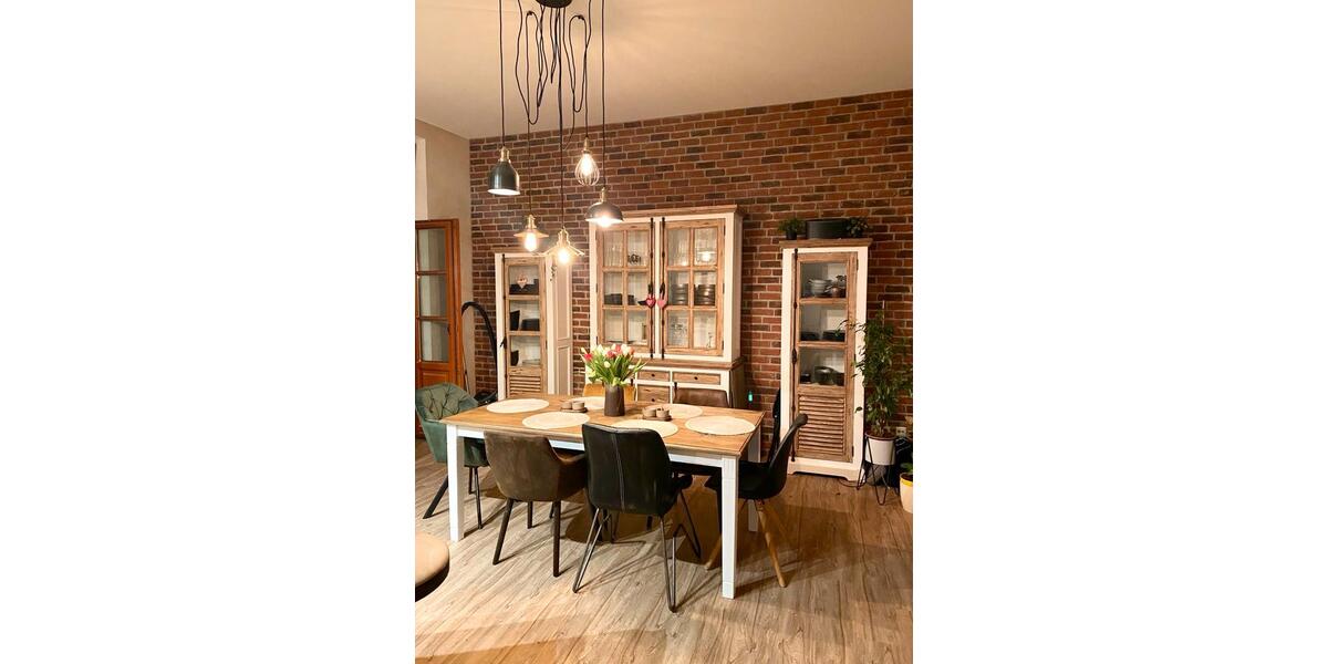 Erdgeschoßwohnung Schwerin - 3.5 Zimmer, 104 m&sup2;, 1.290&euro; | Angebot:26350922