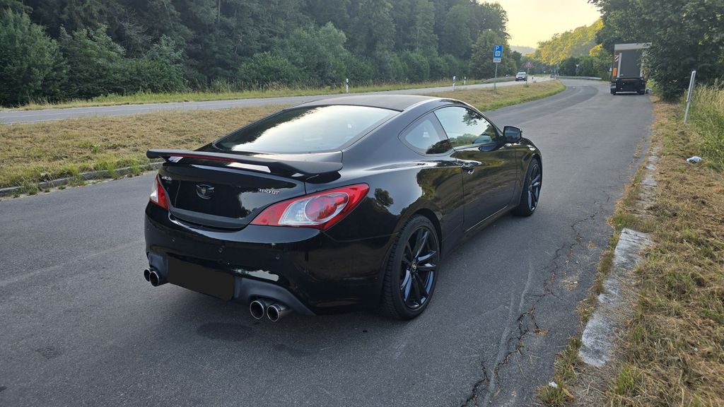 Hyundai Genesis 189.000 km 9.999 &euro; Tübingen 72076
