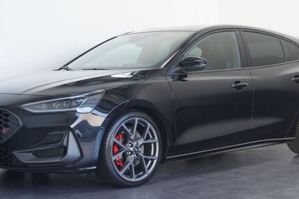 Ford Focus 43.602 km 31.950 € Wiesbaden 65205