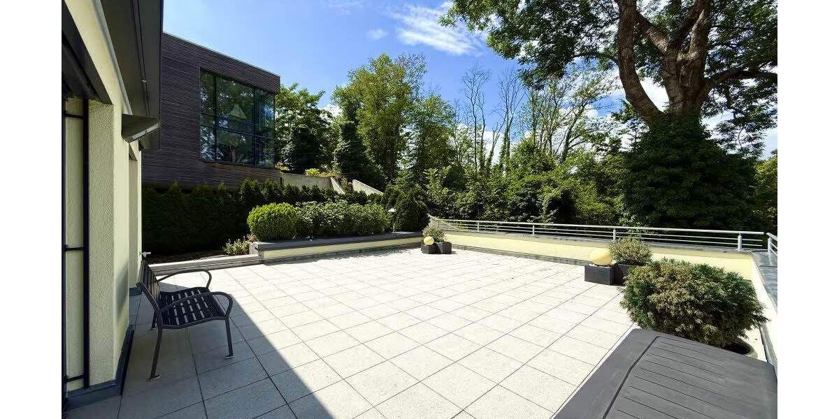 Halle-Giebichenstein: Wohnen bis zum hohen Alter, mit Aufzug, Hoch-Terrasse und Saaleblick 3 zimmer