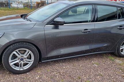 Ford Focus 143.450 km 9.999 € Halle / Saale 06112