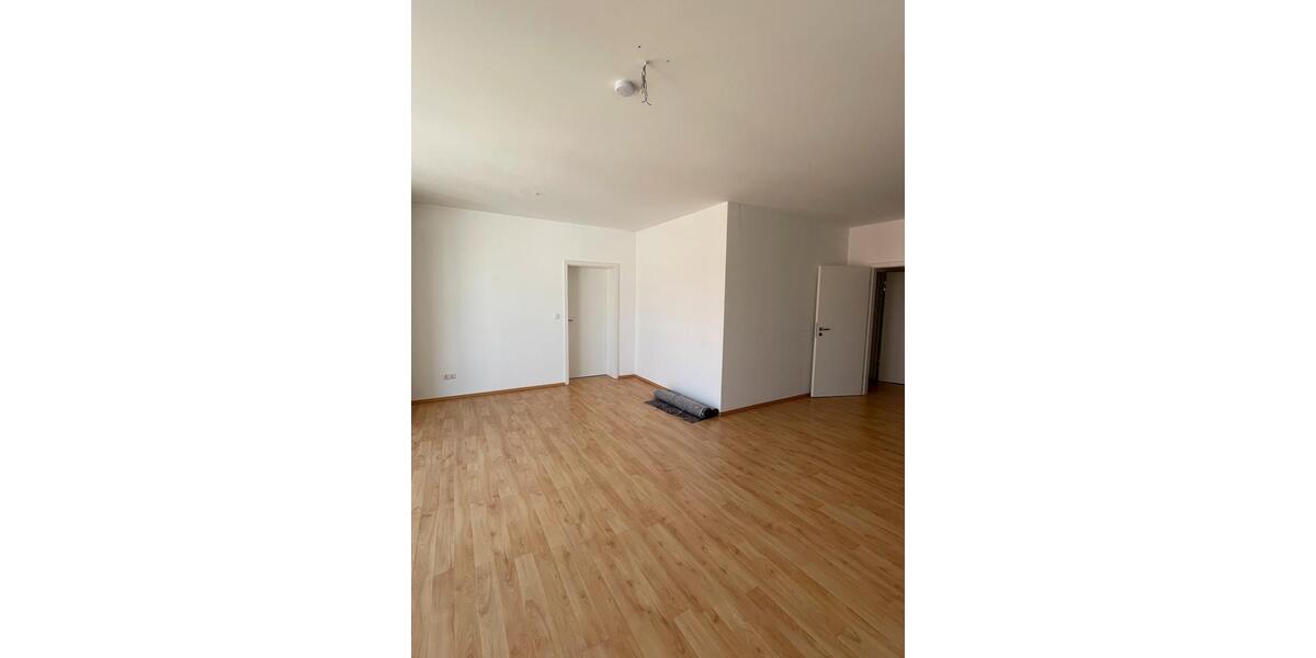 Etagenwohnung Blomberg - 3 Zimmer, 90 m&sup2;, 700&euro; | Angebot:26396526