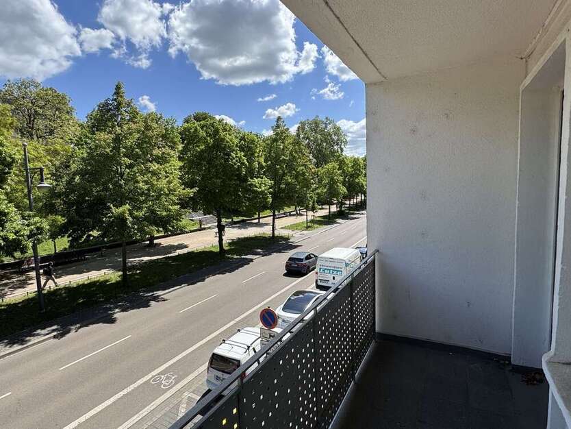 Wohnung zum Mieten in Halle 320 € 32 m²