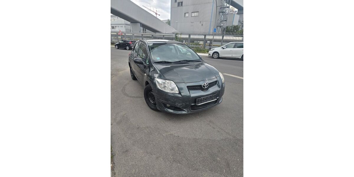 Toyota Auris 171.000 km 2.750 &euro; Berlin 13599
