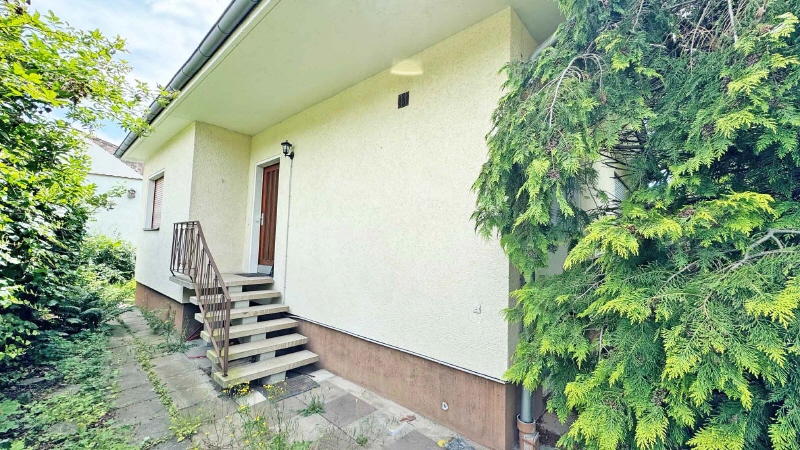 interessanter Bungalow für die kleine Familie, zentral nahe Rudower Dorfkern - Bungalow Berlin Neukölln | Angebot:16400323