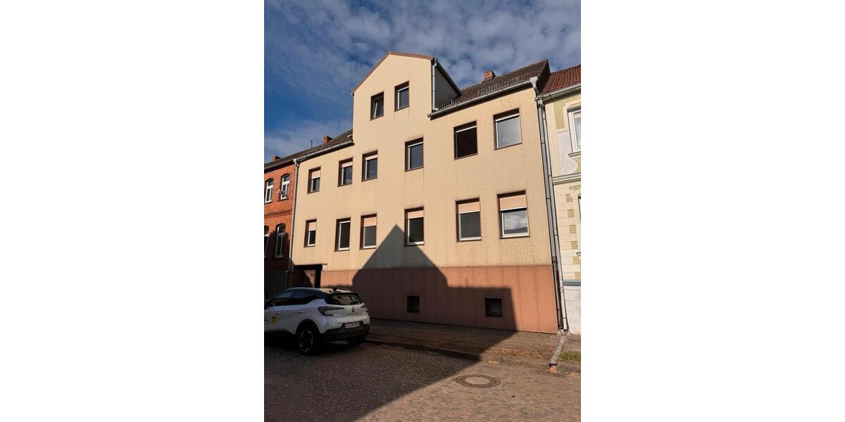 Mehrfamilienhaus, Wohnhaus Tangerhütte - 8 Zimmer, 220 m&sup2;, 155.000&euro; | Angebot:26394678