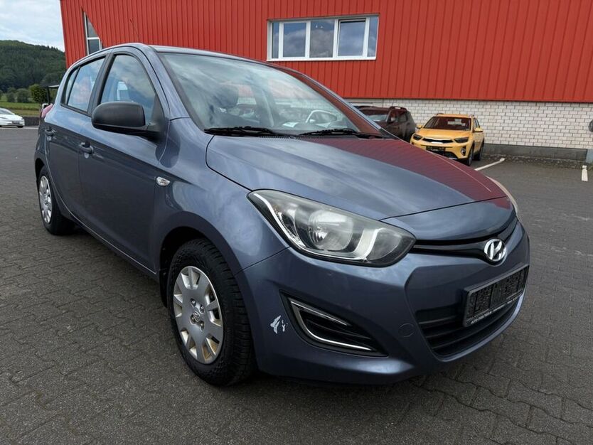 i20