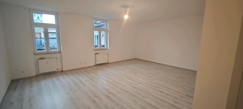 Etagenwohnung Philippsburg - 2 Zimmer, 73 m&sup2;, 1.200&euro; | Angebot:25328122