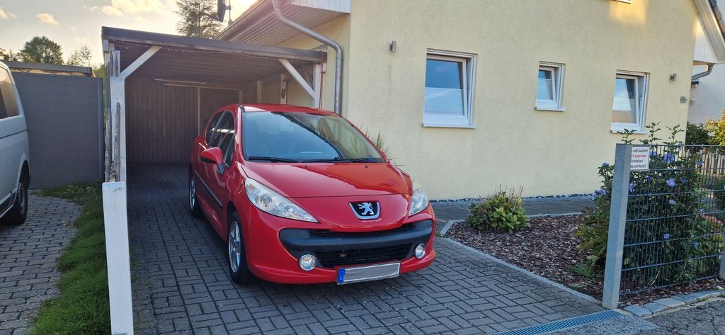 Peugeot 207 139.600 km 3.333 € Lübeck 23558