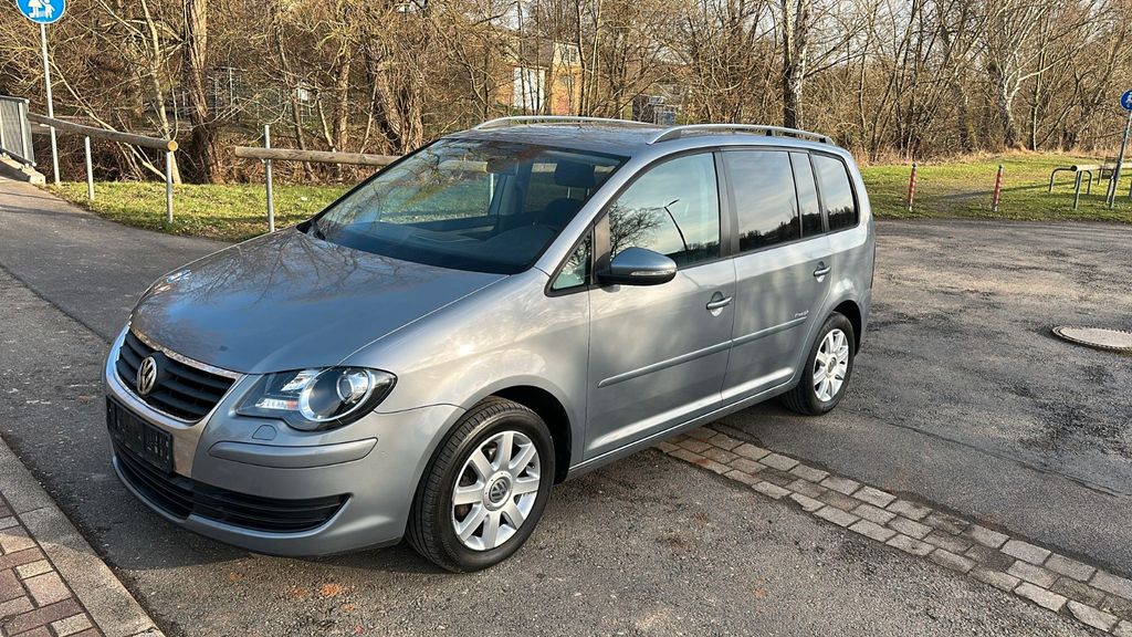 VW Touran 216.000 km 6.599 &euro; Lohfelden 34253