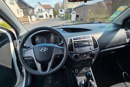 Hyundai i20 81.475 km 4.200 &euro; Hessisch Lichtenau 37235