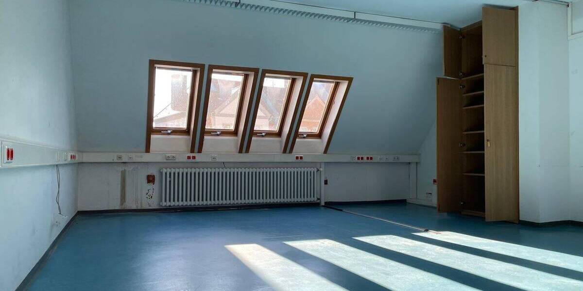 Gewerbeobjekt Bamberg Gereuth - 4 Zimmer, 184 m&sup2;, 1.030&euro; | Angebot:25680555