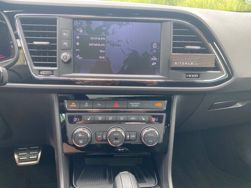 Seat Leon 63.700 km 21.000 € Dortmund 44135