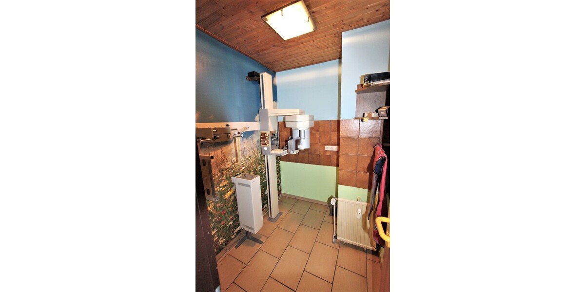 albero:) Arzt, Rechtsanwalt, Notar, Praxis etc. 8 zimmer