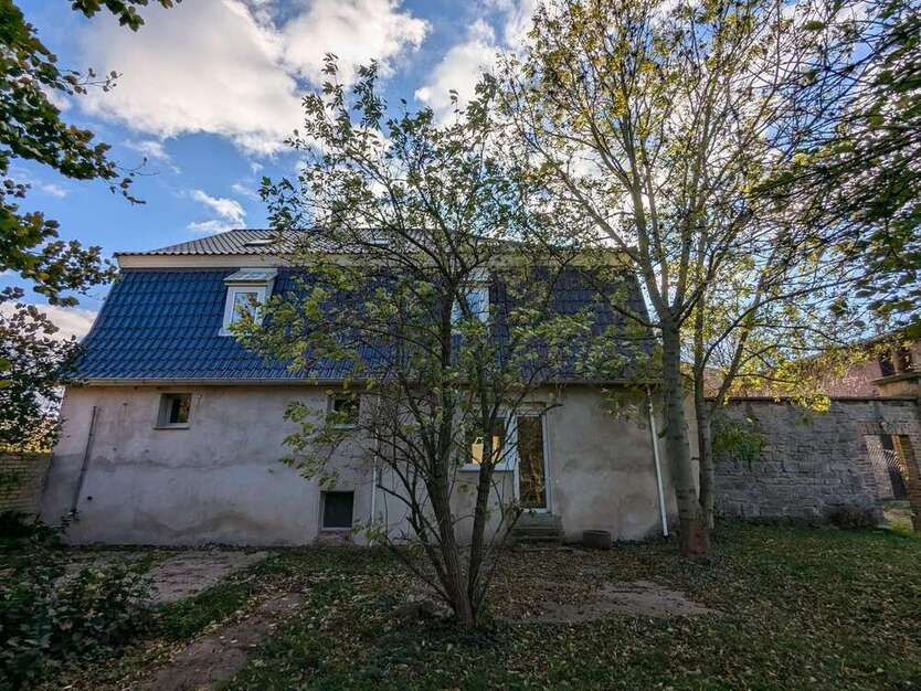 Haus zum Kaufen in Bernburg 69.000 € 167 m²