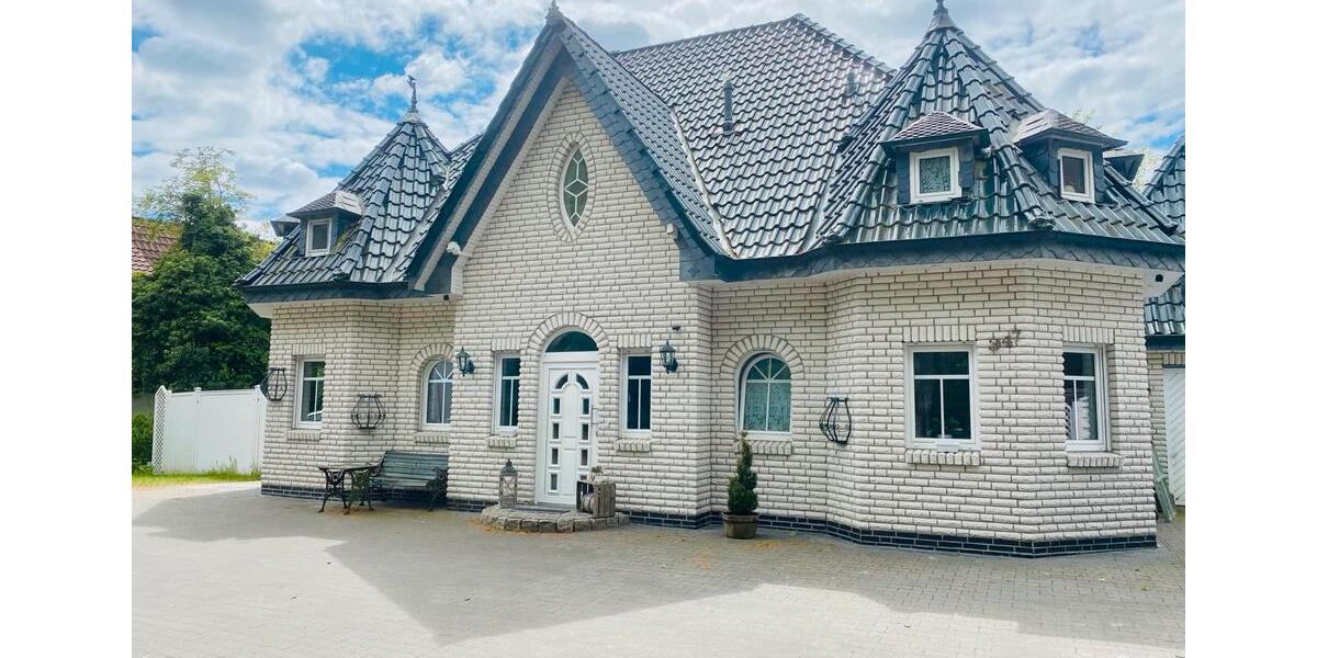 Einfamilienhaus mit Schlossflair 7 zimmer