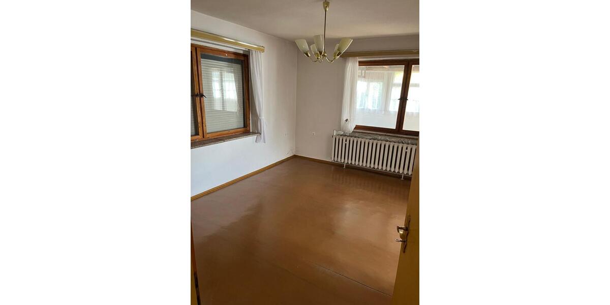 Einfamilienhaus Steinbach-Hallenberg Hallenberg - 8 Zimmer, 141 m&sup2;, 100.000&euro; | Angebot:26447608