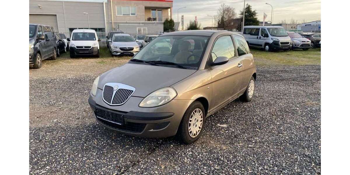 Lancia Ypsilon 148.089 km 1.222 &euro; Düren 52353