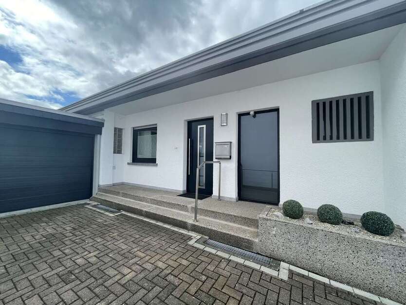 Haus zum Mieten in Mehlingen 1.850 € 187 m²