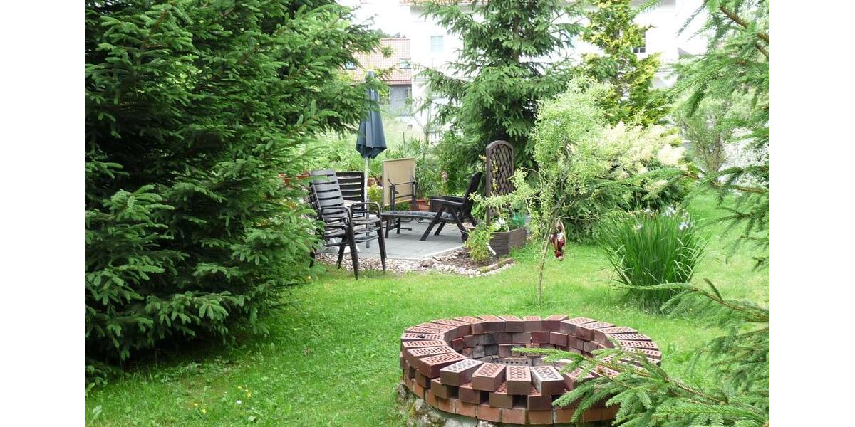 2,5 Raum-Wohnung m.Balkon, Küche, Bad (Du,Wanne) voll saniert 2.5 zimmer