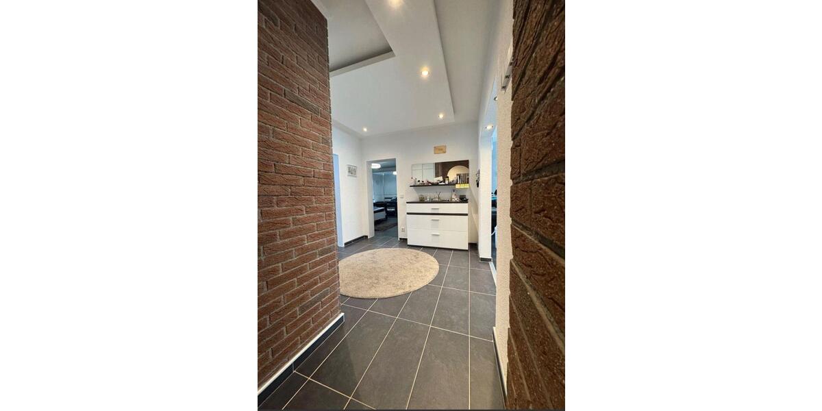 Etagenwohnung Rottenburg am Neckar - 4 Zimmer, 98 m&sup2;, 1.850&euro; | Angebot:25990817