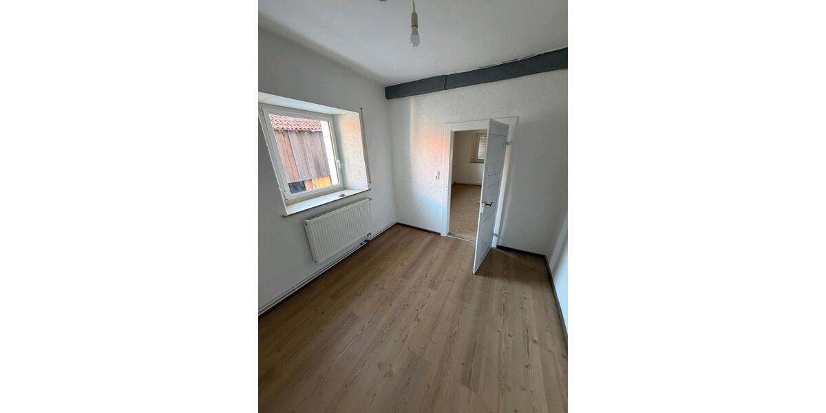 Einfamilienhaus Sugenheim Deutenheim - 7 Zimmer, 165 m&sup2;, 1.300&euro; | Angebot:26102321