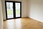 Helle 2-Zimmer-Wohnung mit Terrasse, moderne Neubau-Ausstattung mit Echtholzparkett + Einbauküche