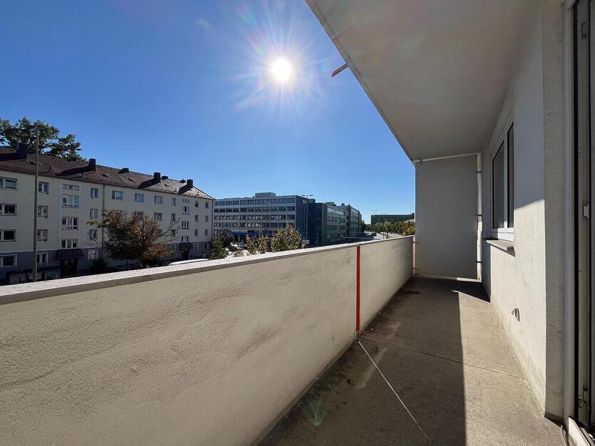 Leerstehend! Renovierungsbedürftige Wohnung mit Balkon in Nürnberger Nordstadt 2 zimmer