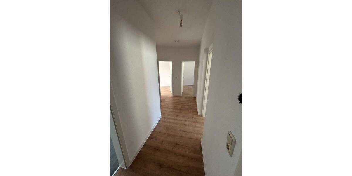 Etagenwohnung Plauen Stadtmitte - 3 Zimmer, 68 m&sup2;, 375&euro; | Angebot:26908740