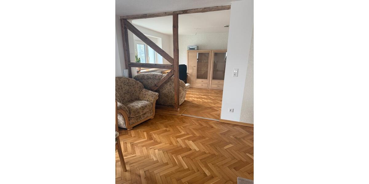 Etagenwohnung Zwickau Zwickau-Nord - 4 Zimmer, 160 m&sup2;, 1.550&euro; | Angebot:26662713