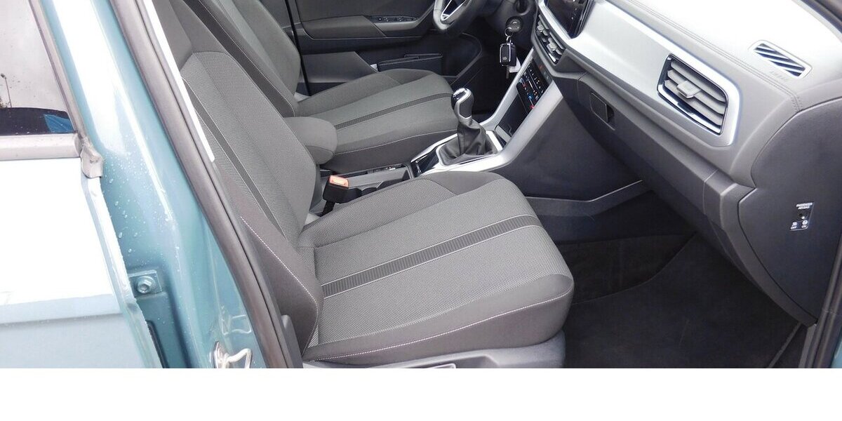 VW T-Roc 1.5 Life TSI BMT Navi Klima 34.000 km 23.690 &euro; Vordorf 38533