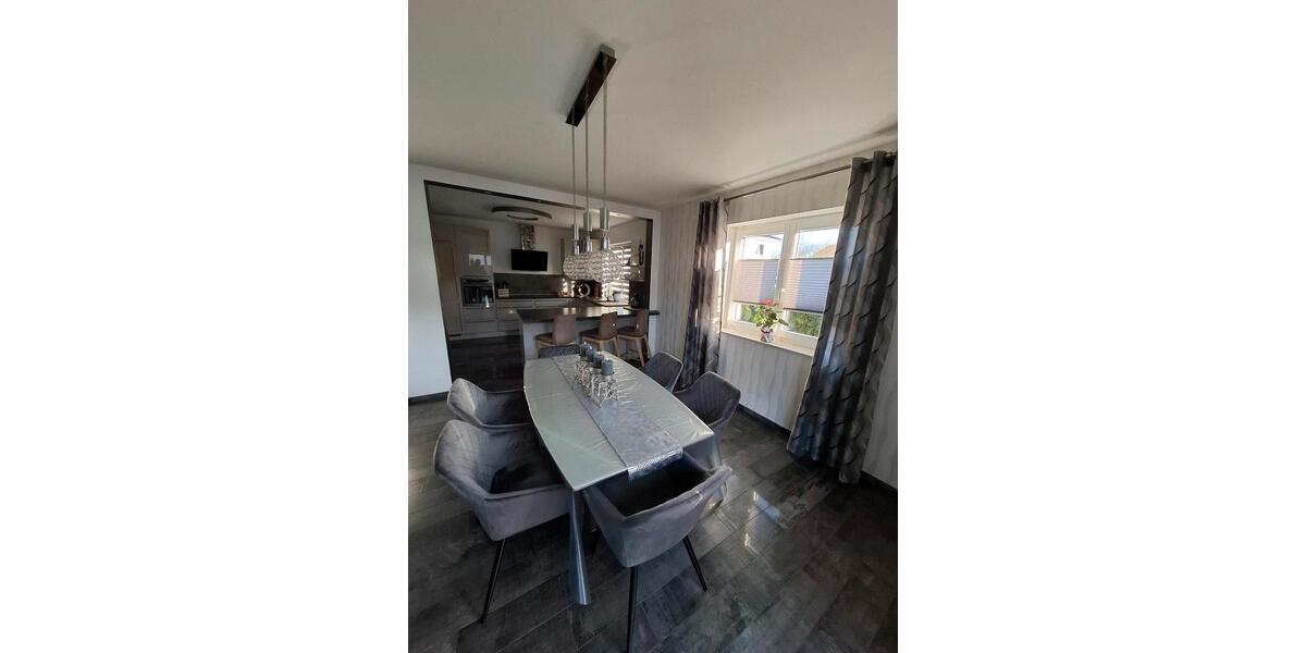 Einfamilienhaus Büdelsdorf - 4 Zimmer, 130 m&sup2;, 1.680&euro; | Angebot:26382507