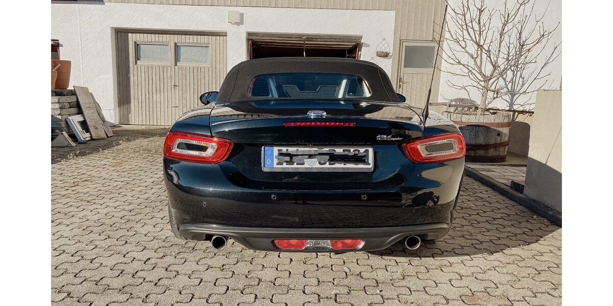 Fiat 124 Spider 19.505 km 22.500 € Buch 89290