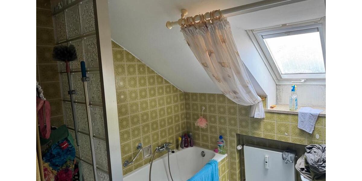 Dachgeschoßwohnung Wenzenbach - 3 Zimmer, 90 m&sup2;, 900&euro; | Angebot:26030586