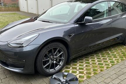 Tesla Model 3 27.500 km 33.000 &euro; Dinslaken 46537