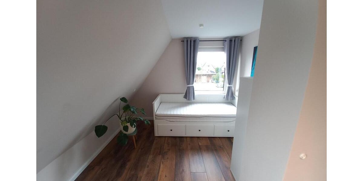 Einfamilienhaus Kiebitzreihe - 3 Zimmer, 126 m&sup2;, 1.500&euro; | Angebot:25861404